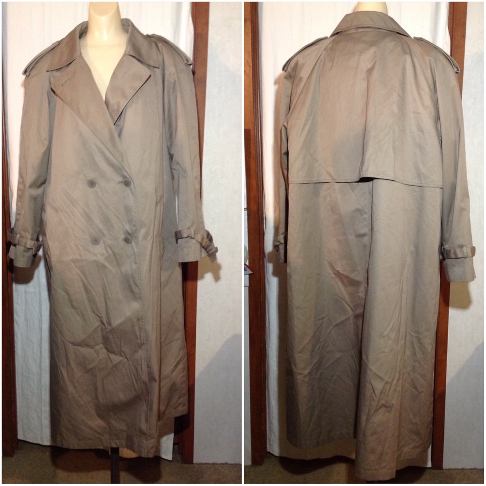 Women's Size 18.5 Vintage Saxton Hall Trench Coat